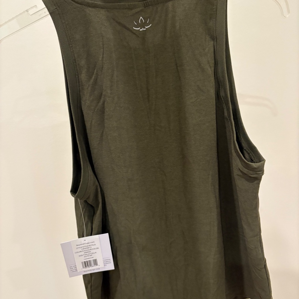 Featherweight rebalance tank beyond yoga green - Picture 3 of 3